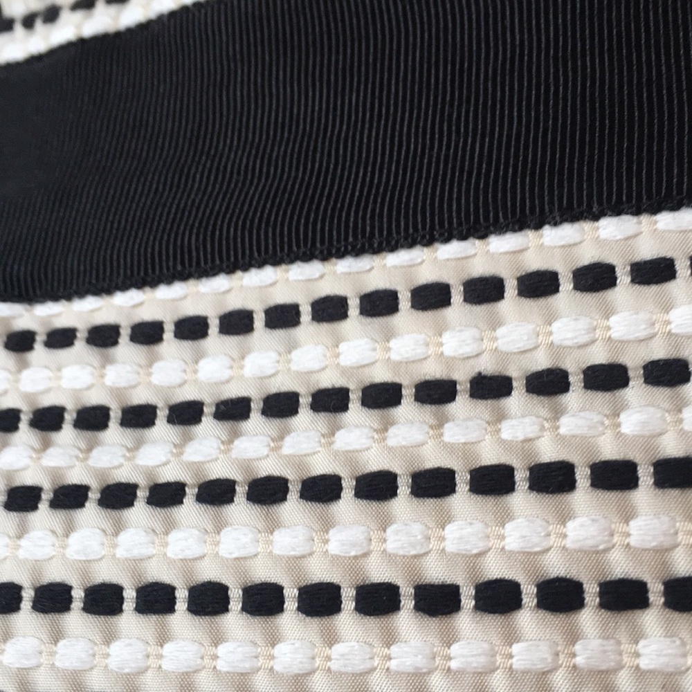 Brooks Bros. Skirt 6.  ❤️Textured fabric